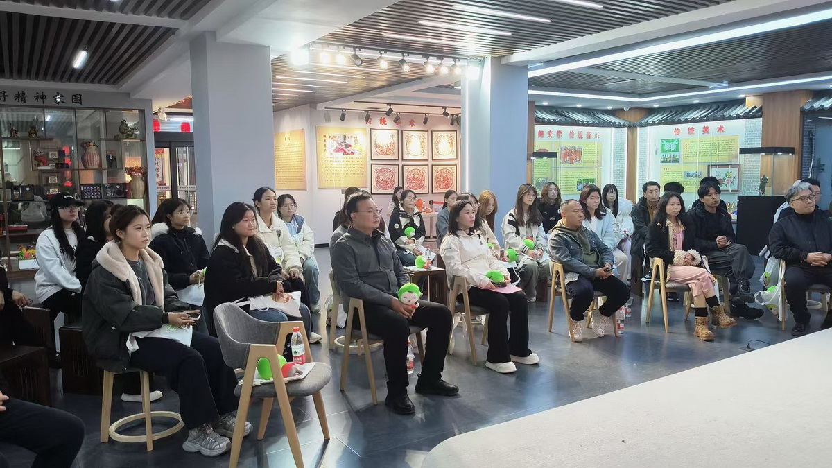 我校學子參與臨汾市'懸塑光影·文創賦能'青年夜沙龍教育文化交流